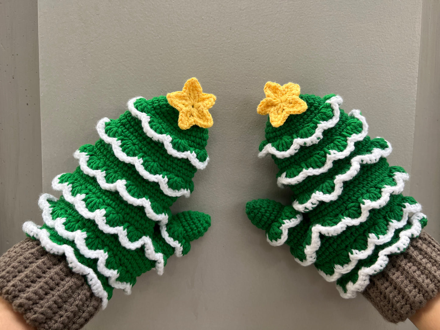 Christmas Tree Mitten